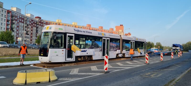 KONEČNĚ: Tramvaj dorazila na Vinice!